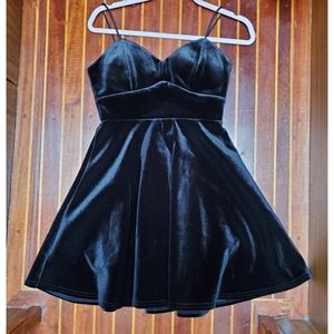 Black velvet dress with sweet heart neck